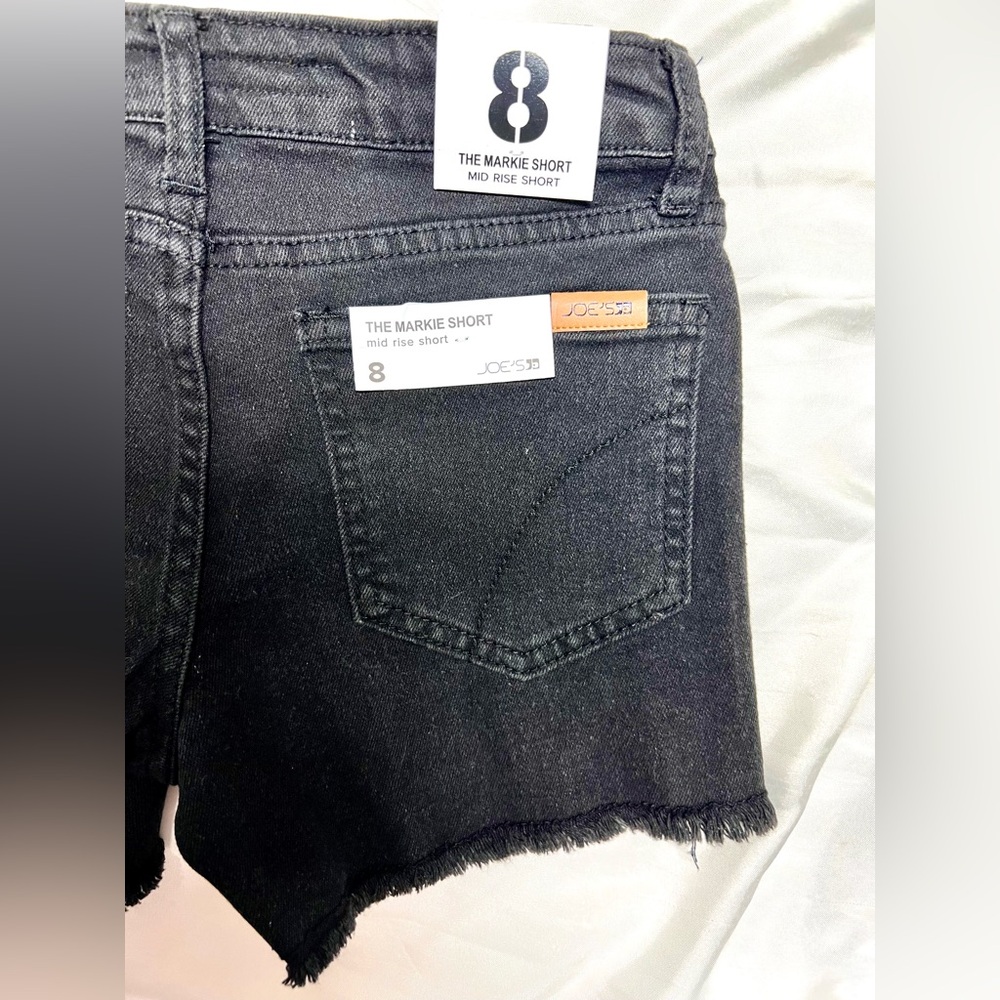 NWT Girls size 8 Joes The Markie Mid Rise black wash fringe cut off jean shorts - Picture 4 of 5